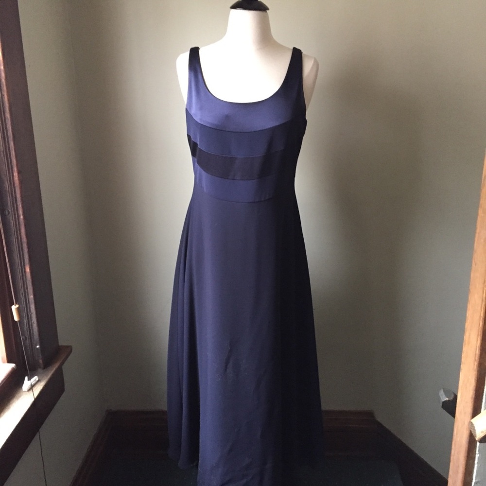 Jones of New York petite 10.  Tea length